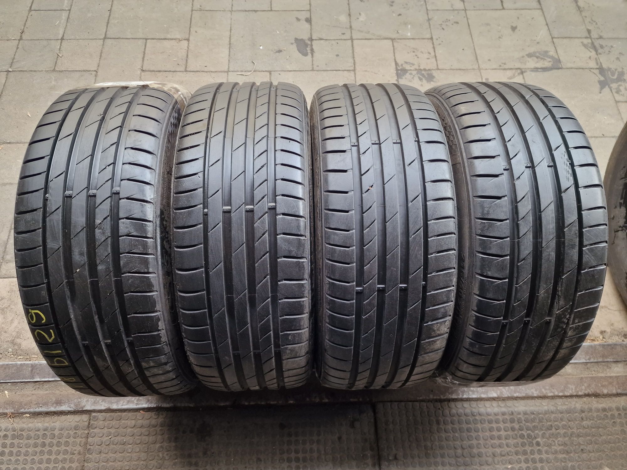 Летняя резина 215/40 R18 Kumho
