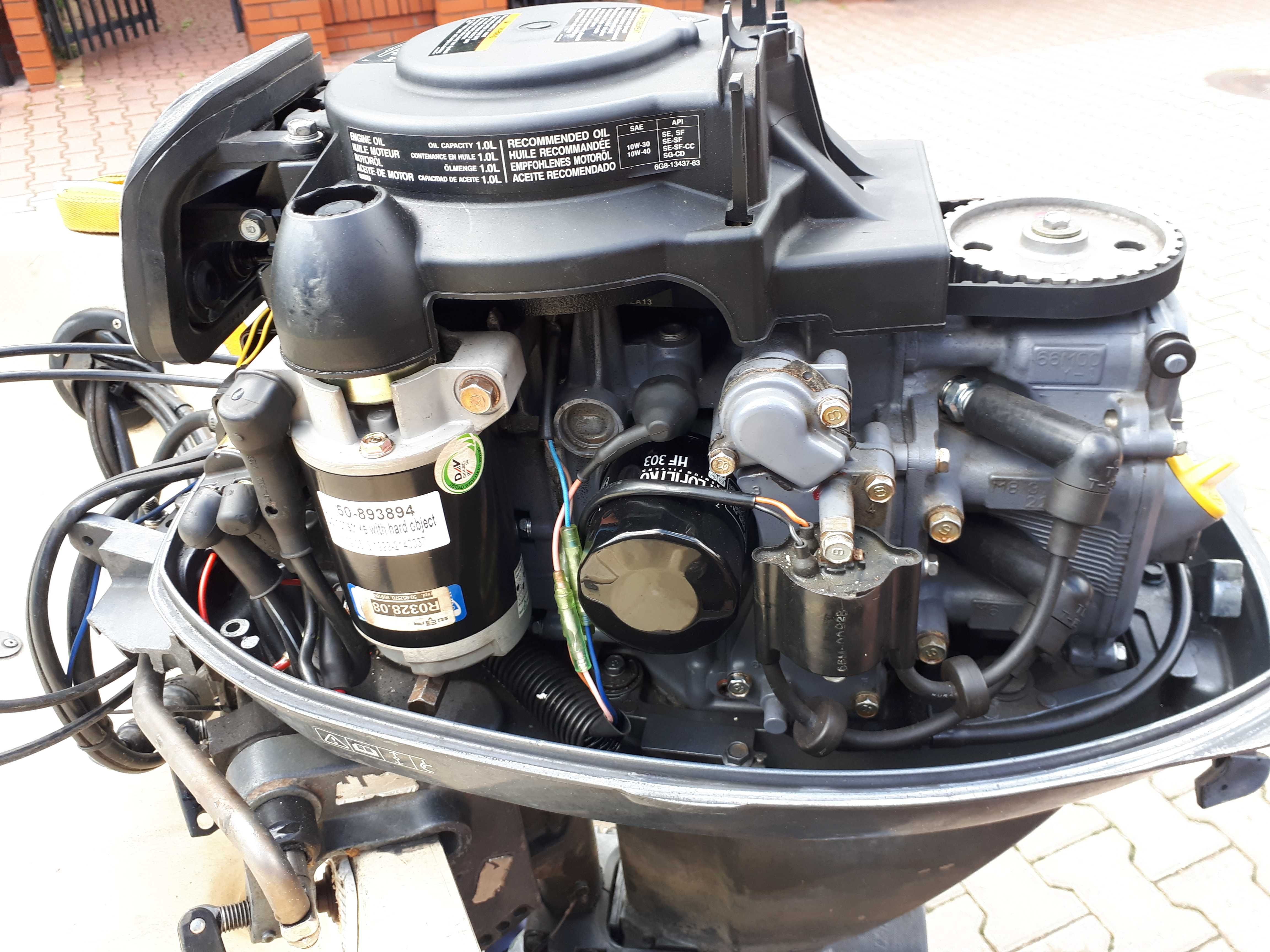 Łódka wędkarska 435 silnik Yamaha 15 KM przyczepka echosonda