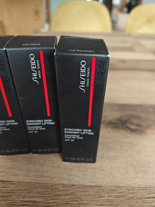 Base Shiseido Synchro Skin Radiant Lifting SPF 30