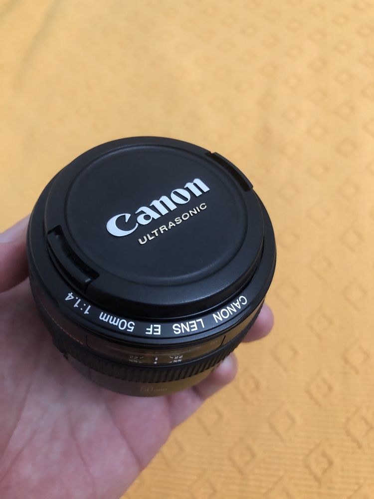 Objectiva Canon Ultrasonic 1:1,4