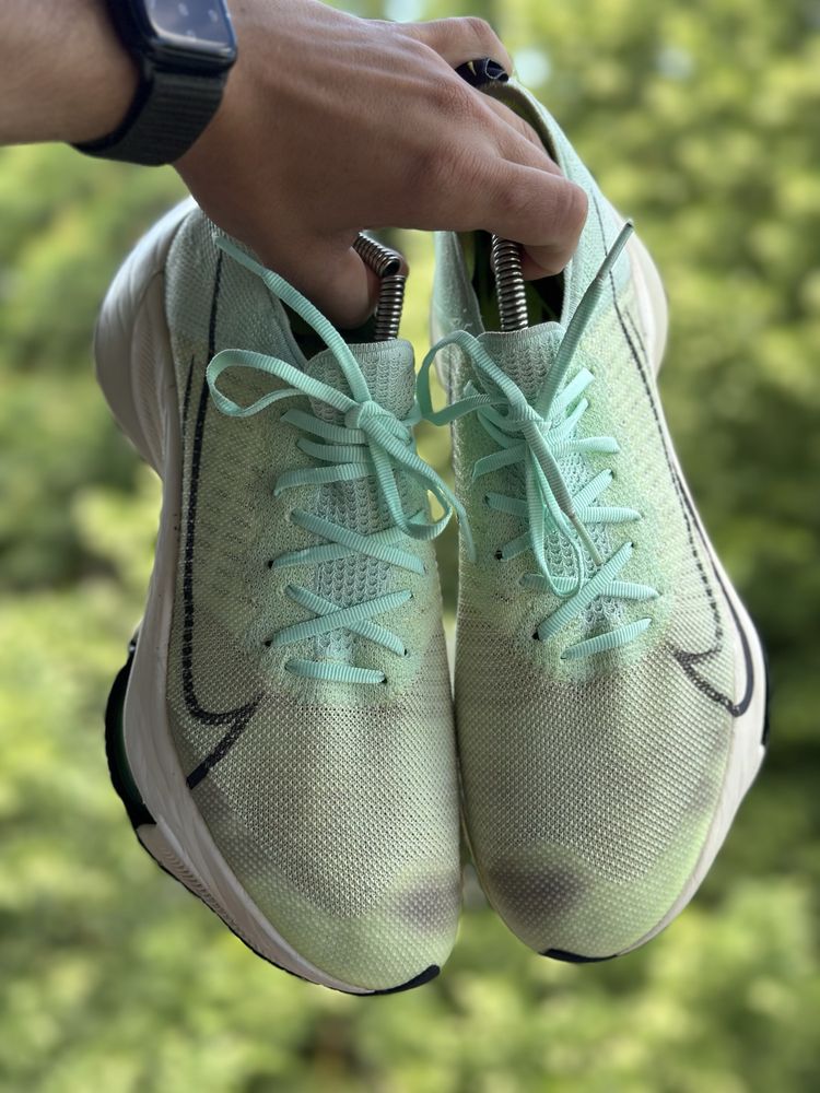 Кроссовки Nike Air Zoom Tempo Next flyknit