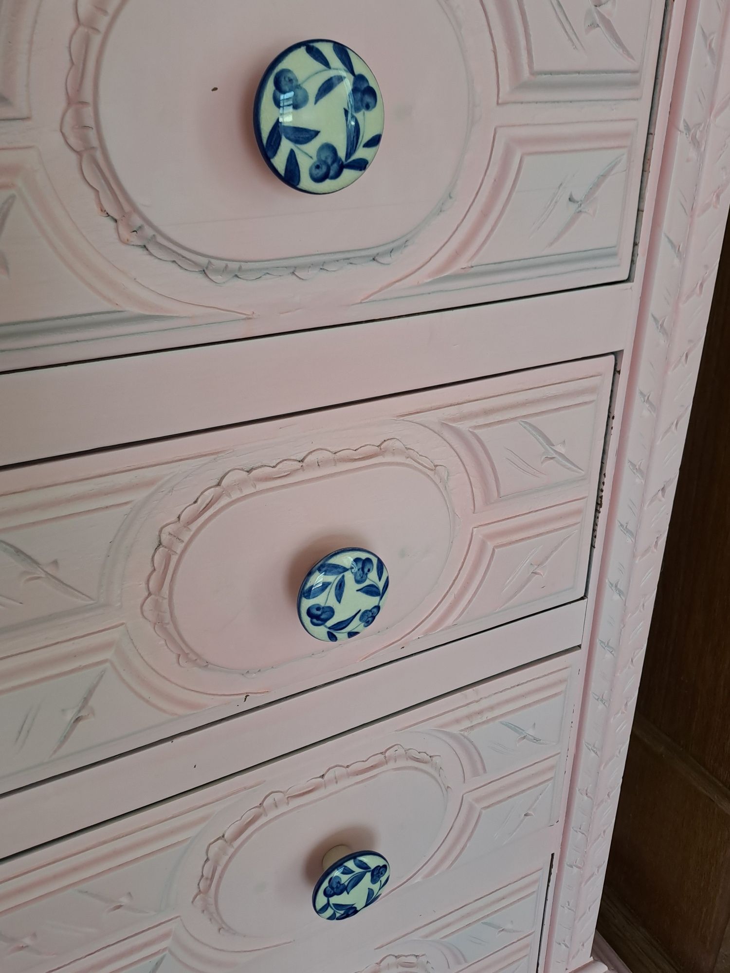 Cómoda cor de rosa