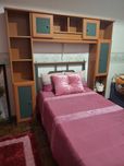 Mobilia de quarto individual com roupeiro