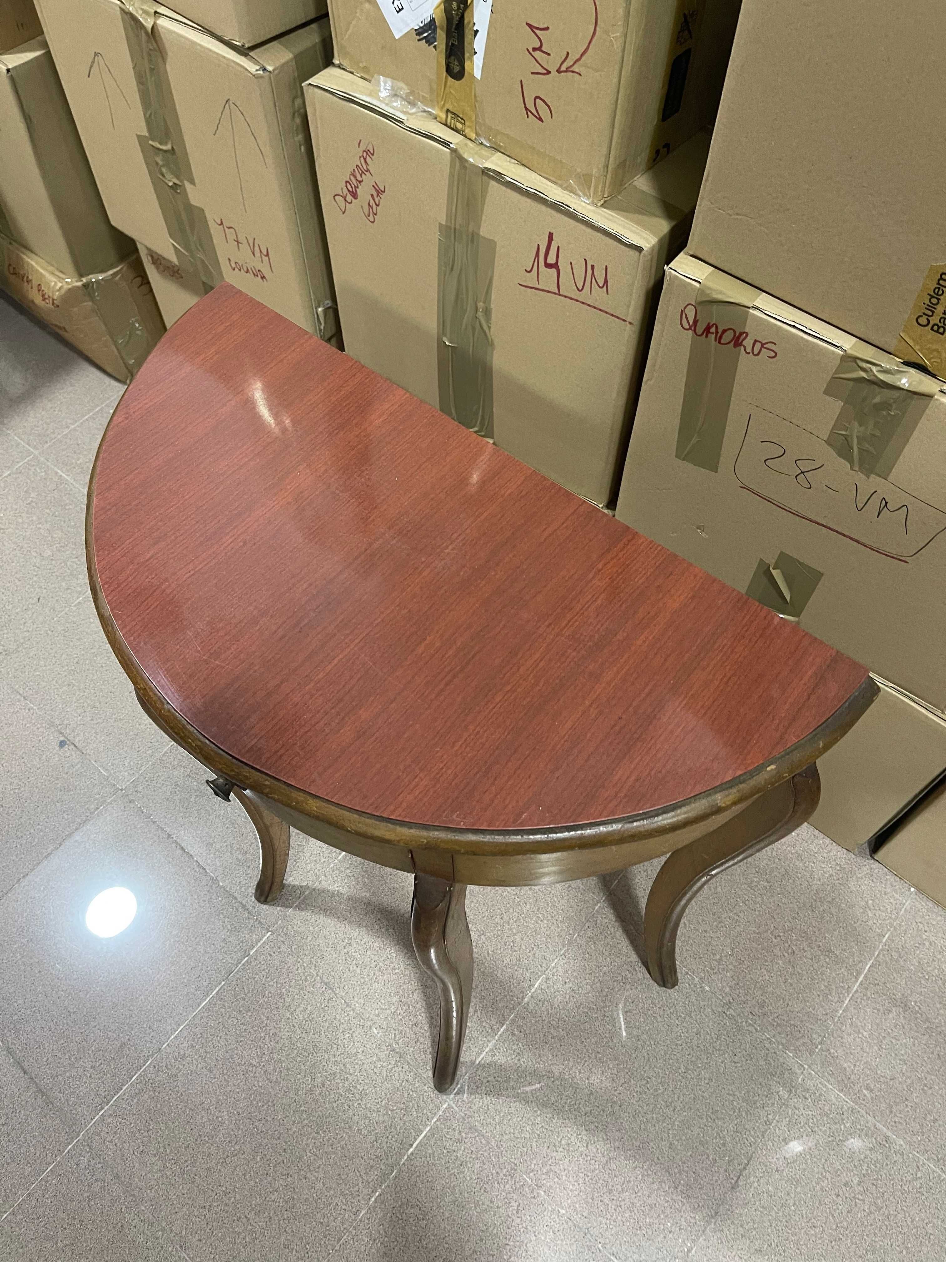 Mesa de Apoio em Madeira