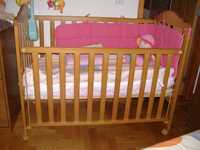Cama em madeira com colchão para bebé/criança
