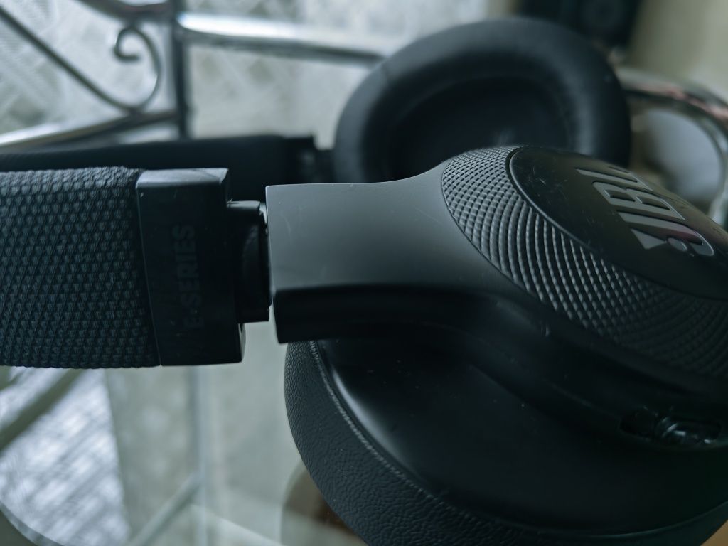 Навушники JBL E55bt