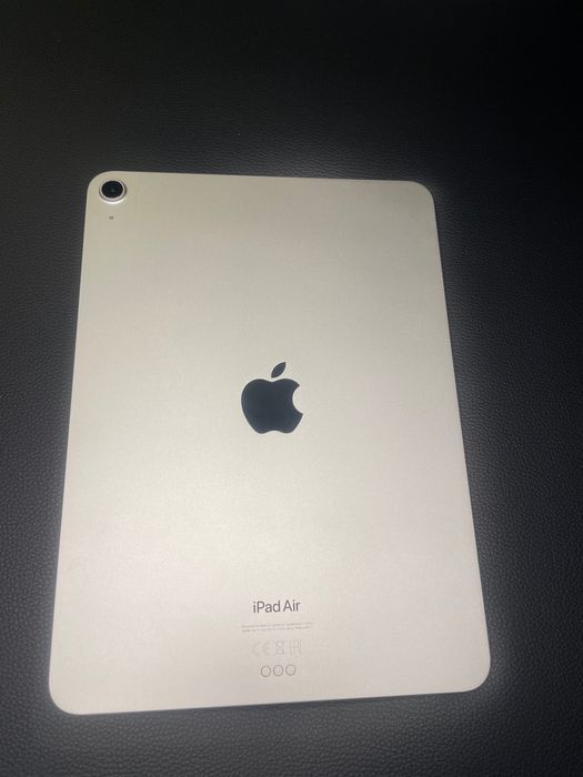 Tablet APPLE iPad Air 2022 10,9" Wi-Fi 64GB - Starlight