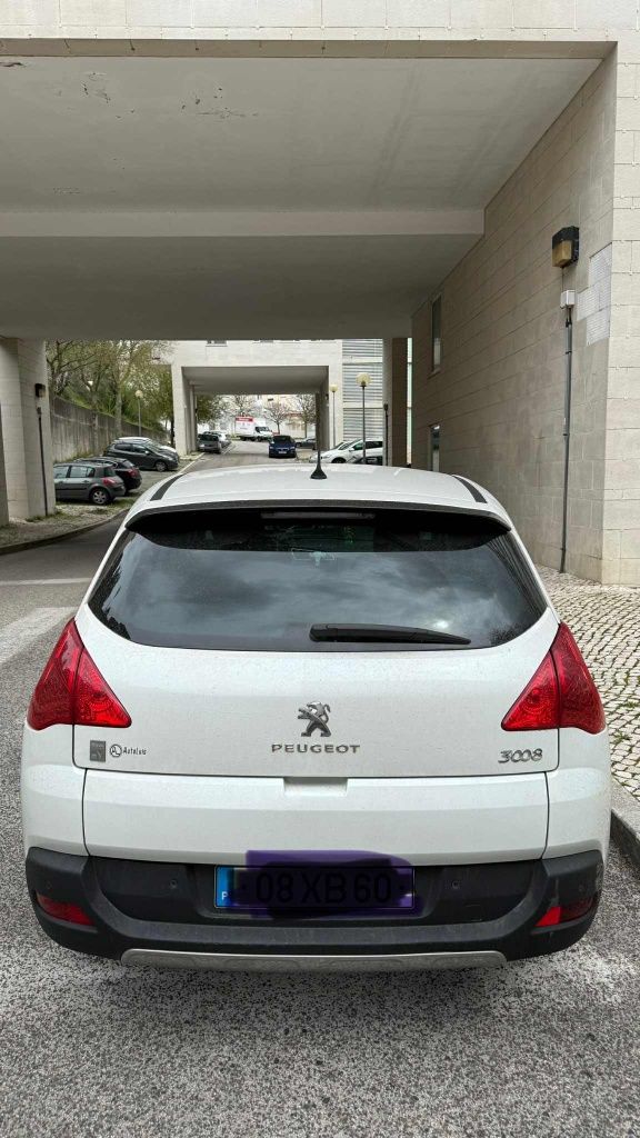 2012 automatic Peugeot 3008