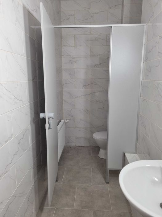 Торгівельні меблі ,для навчальних закл. сантехн. кабінки на замовлення