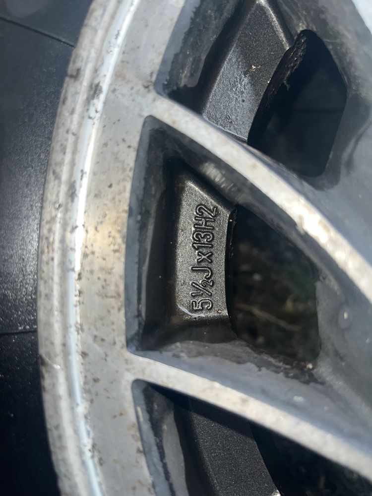 Дискі с резиной (melber) 13 4x98 Прокришкі(шини) Pirelli 205/55 р16
