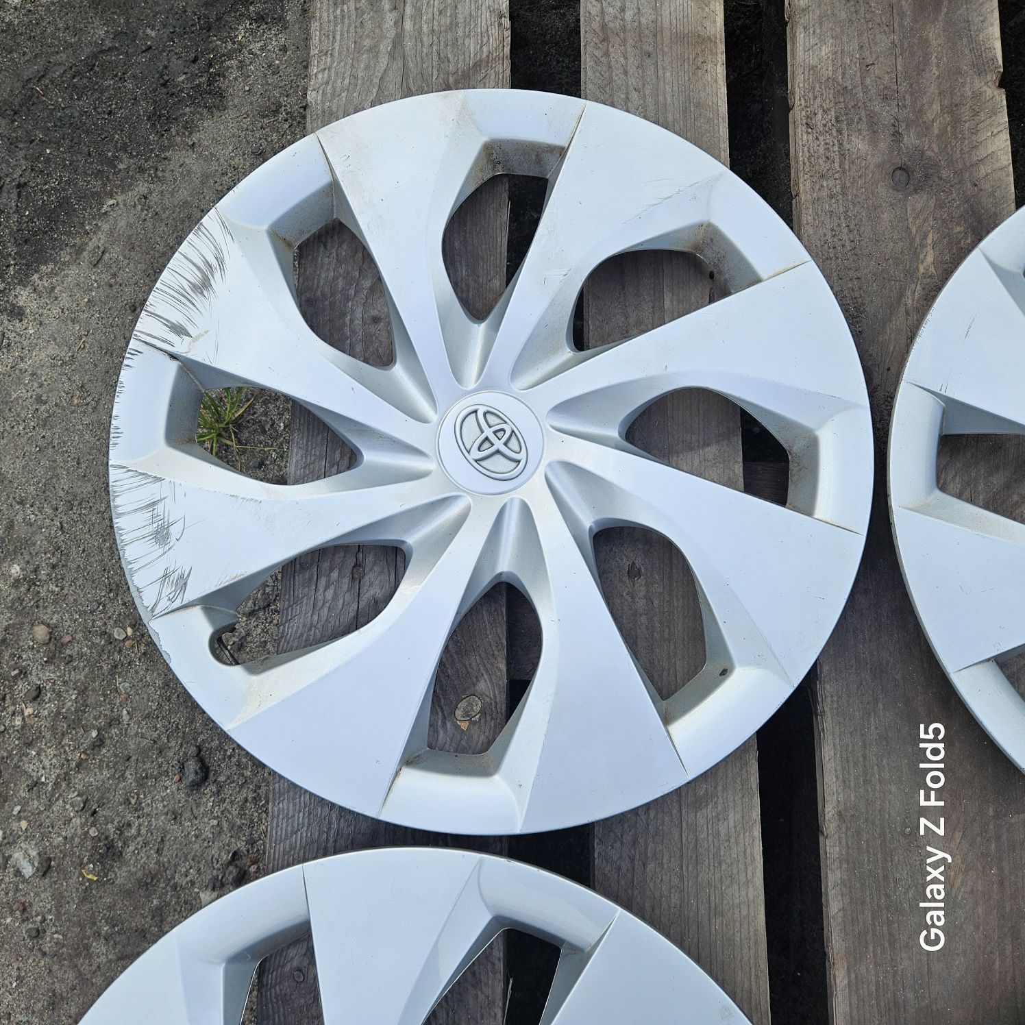 Kołpaki 16 Toyota Corolla Auris Avensis Prius Sienna Proace Yaris