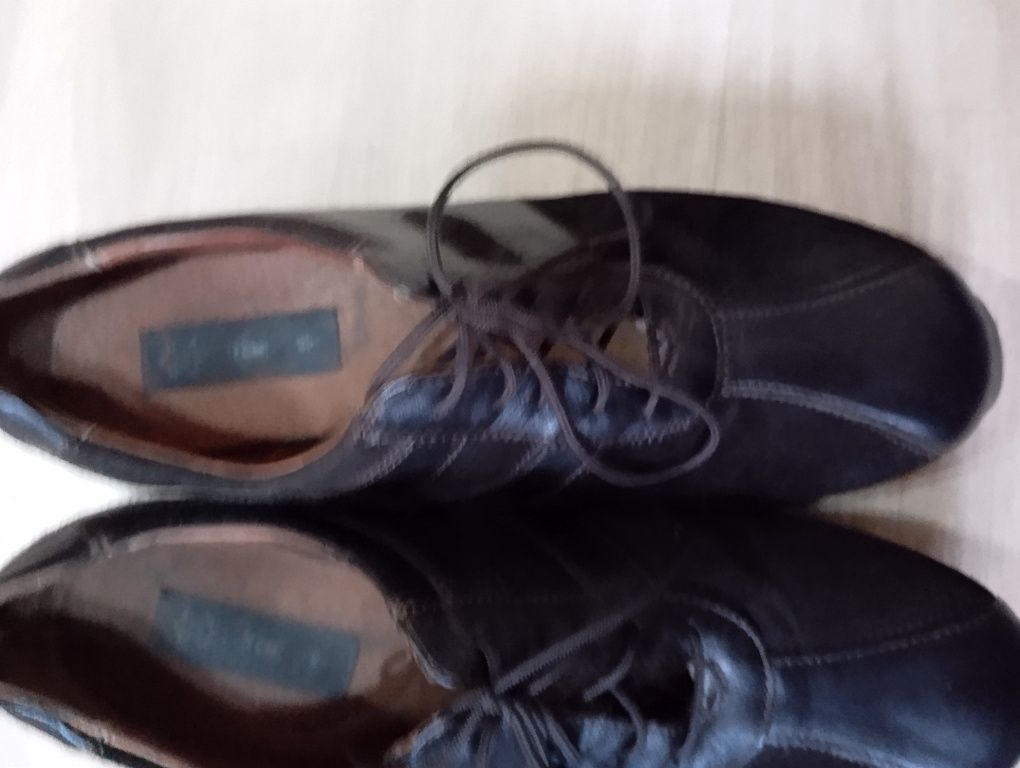 Кеди ботинки туфлі  обувь женская 38-39 размер