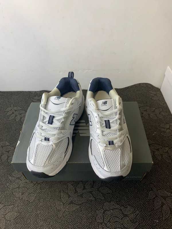 Biały^Sporty^NewBalance530^UnisexTrampki Roz.45
