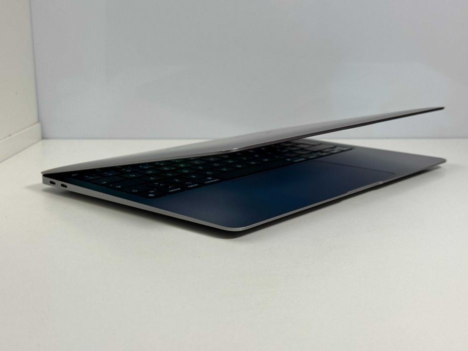 MacBook Air 13 2020 M1 85% Kondycji 8GB RAM 256GB SSD GWARANCJA