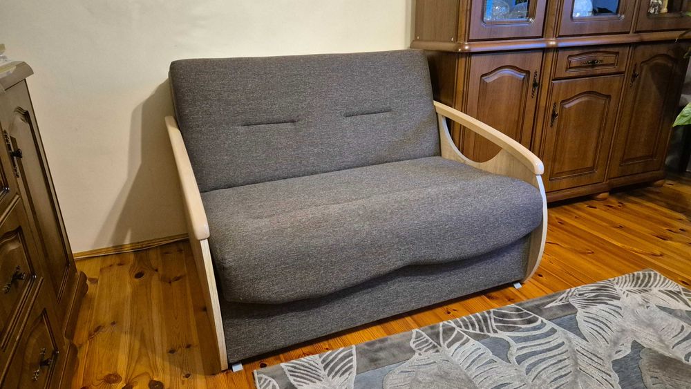 Sofa rokładana z funkcją spania.