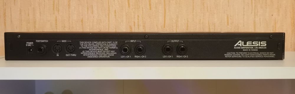 Alesis MidiVerb 4 процесор ефектів