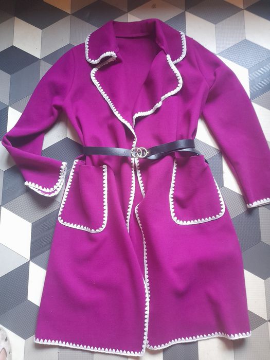 Nowy płaszcz narzutka z paskiem roz uni