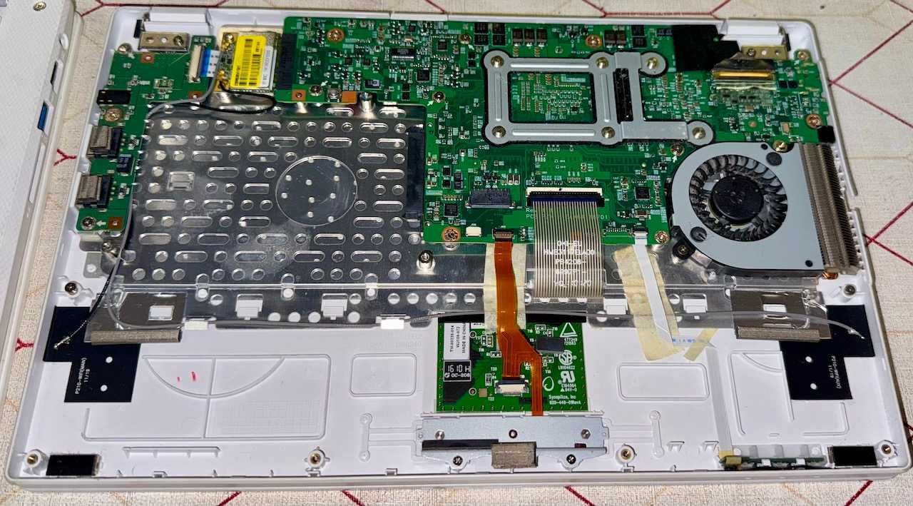 2 Laptopy Acer Chromebook + LG P210 uszkodzone