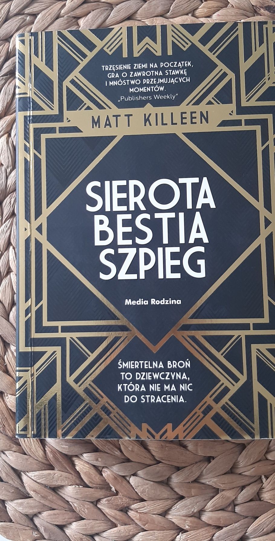 Sierota bestia szpieg - Matt Killeen