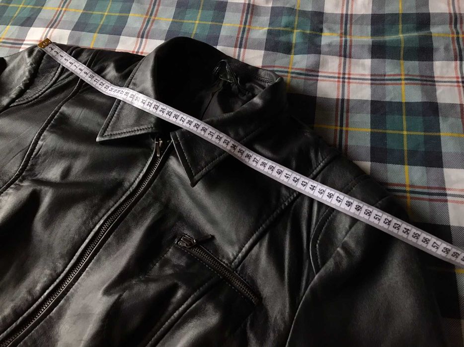 Женская кожаная куртка размер 58-60.