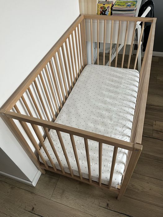 Przewijak + lozeczko Ikea z materacem