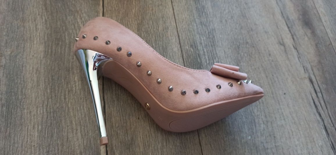 Nowe szpilki buty na obcasie 35 różowe z kolcami 22,5 cm