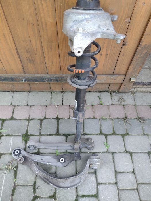 Macpherson lewy kompletny audi a 4b8
