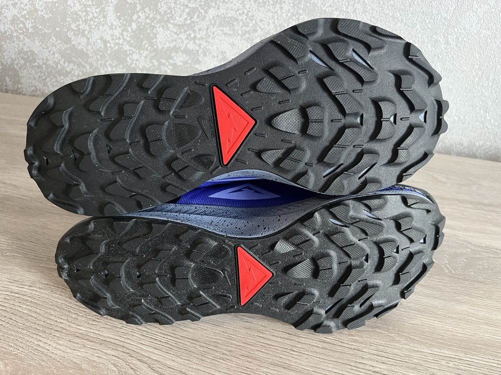Красовки NIKE (оригінал)розмір 40.5,устілка 26 см