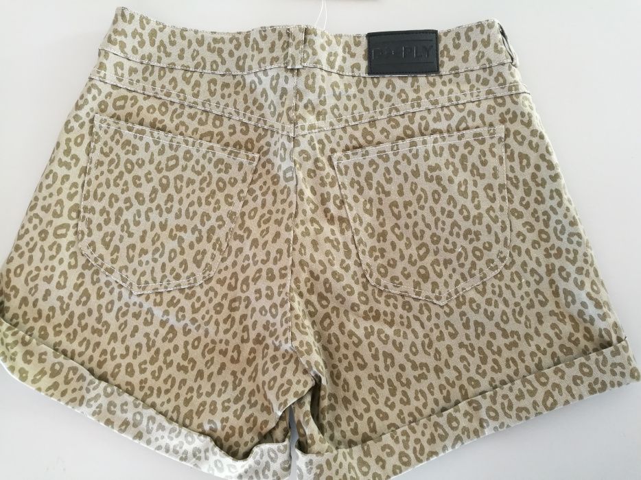 Calções Deeply leopardo NOVO