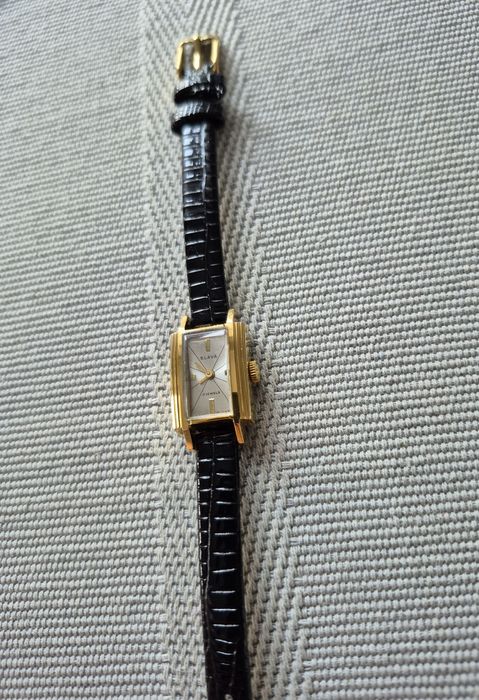 Śliczny stary zegarek mechaniczny Slava