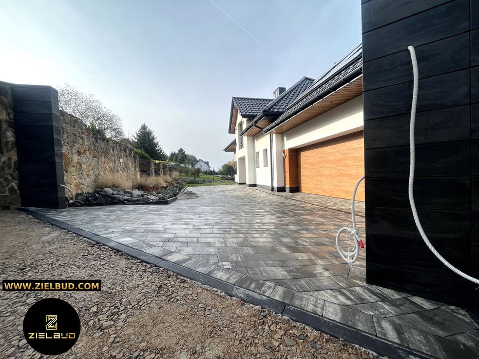 Układnie kostki brukowej, bruk, utwardzenie terenu, brukarstwo