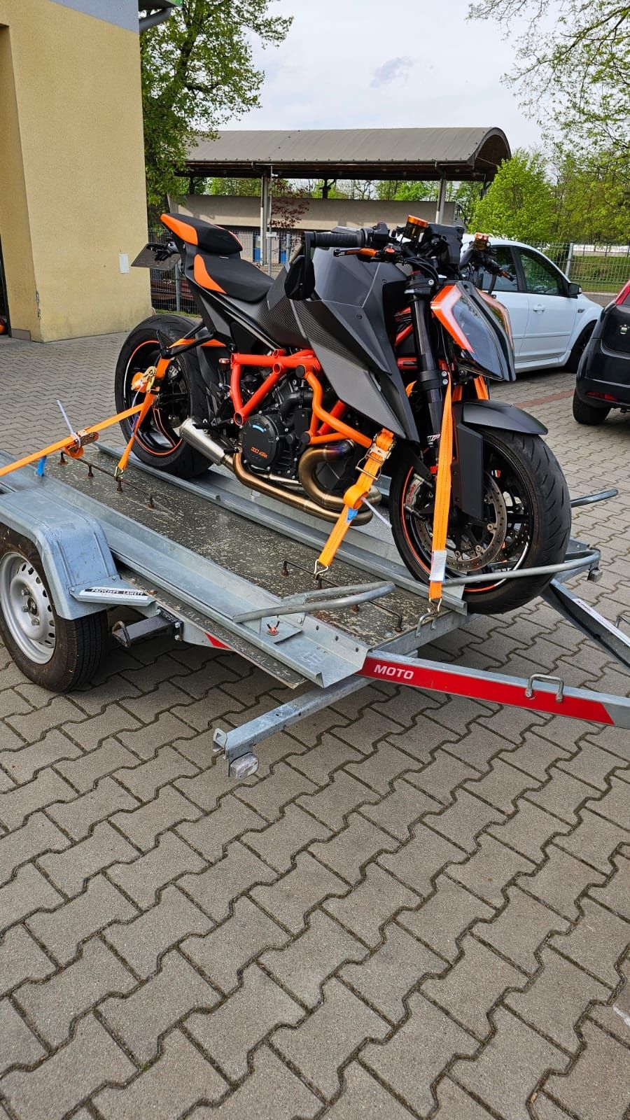 Przyczepka pod 3 motocykle wynajem wypożyczalnia quad transport