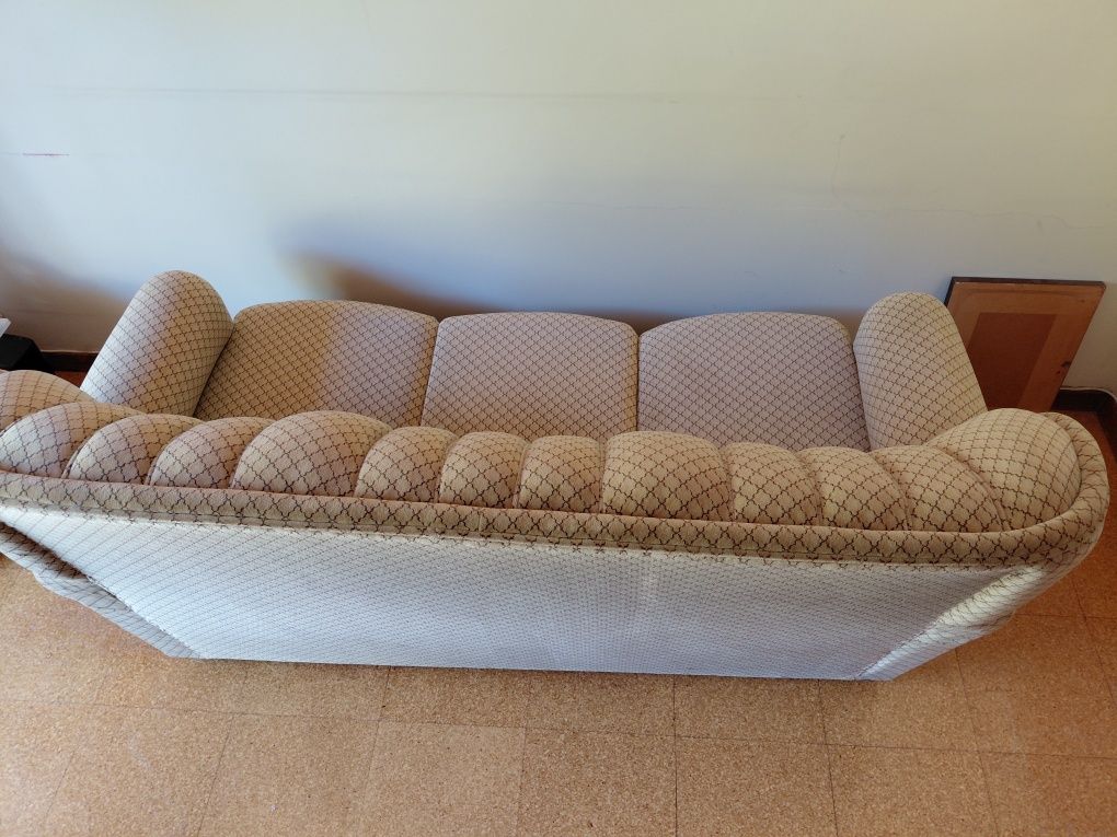 Conjunto de sofá cama e duas poltronas