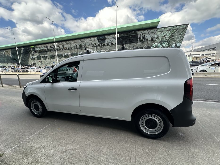 Wynajem samochodu - Renault Kangoo