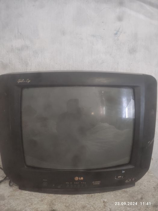 Продам телевизор lg
