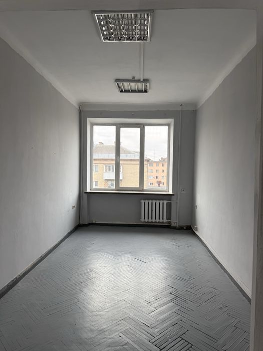 Здається в оренду кабінет офіс приміщення центр Чорновола 1 16.7 кв.м