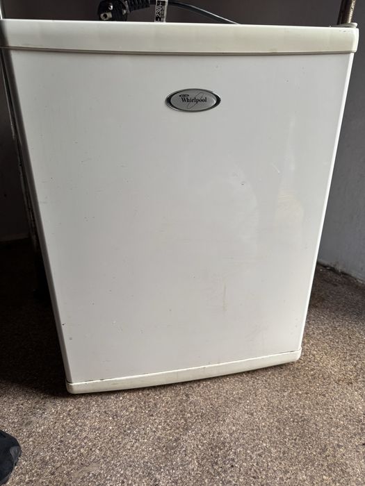 Холодильник Whirlpool
