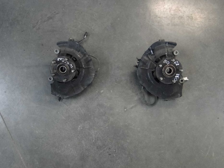 Ступиця кулак цапфа передня Lexus ES 350 Toyota Camry V40 V50