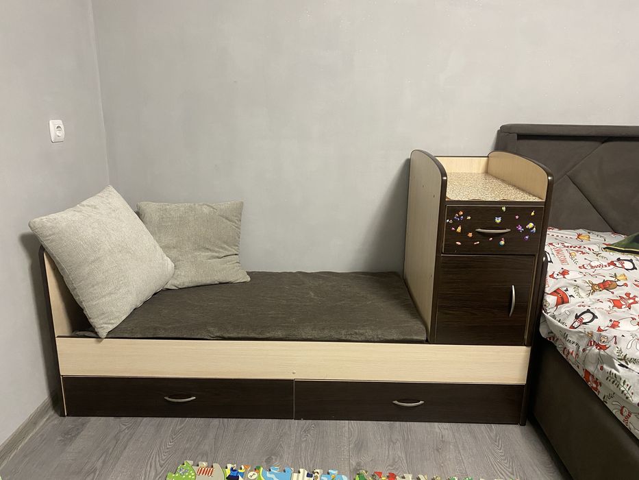 Дитяче Ліжко-трансформер, 3 в 1 кроватка, столик, ліжко.