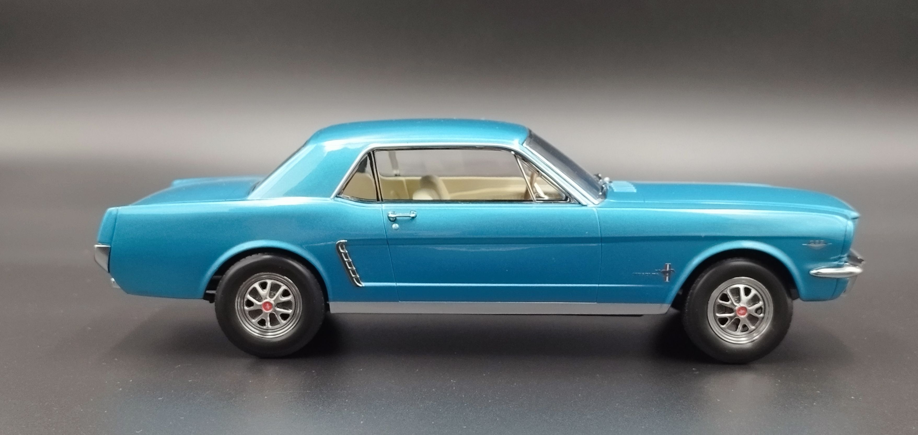 1:18 Norerv 1965 Ford Mustang Coupe model nowy