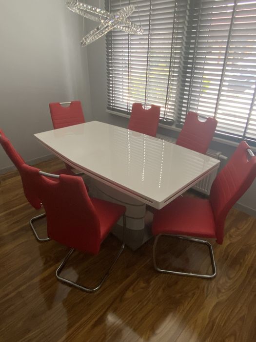 Stoł rozkładany 90x160x220 z 6 krzesłami