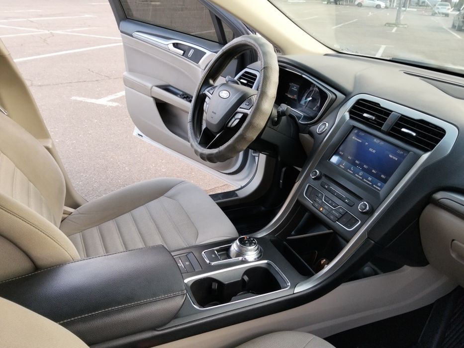 Ford Fusion 2018 Гібрид