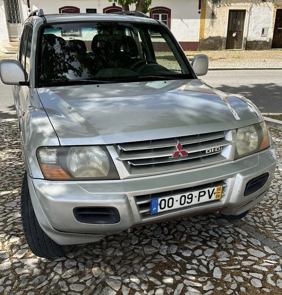 Mitsubishi DI-D 3.2 Manual - Otimo estado