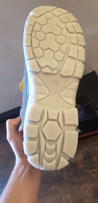 Nowe Obuwie robocze bhp roz 44