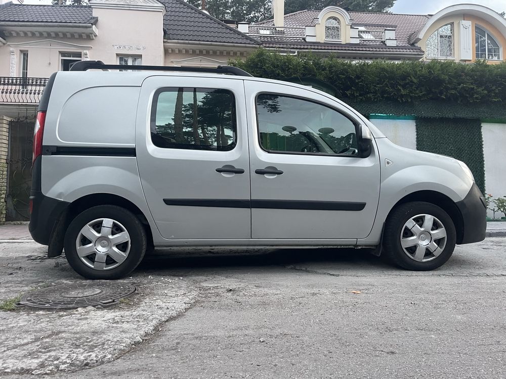 Renault kangoo 2013 автомат бензин 174т. Хозяин рено кенгу