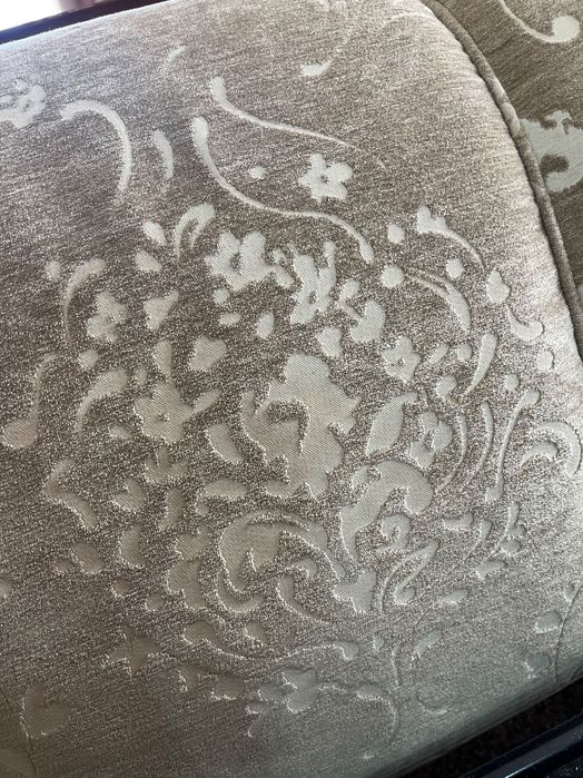 Sofá (com cama) e pufes