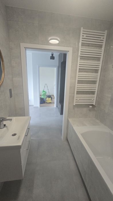 Wykończenia wnętrz kompleksowo - stany deweloperskie , remonty .