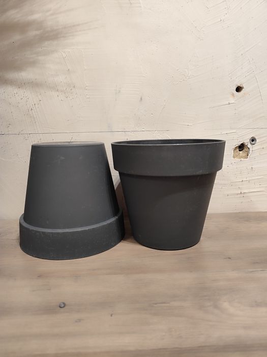 Osłonki na doniczki szare