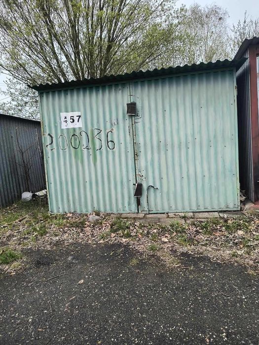 Garaż blaszany z kanałem