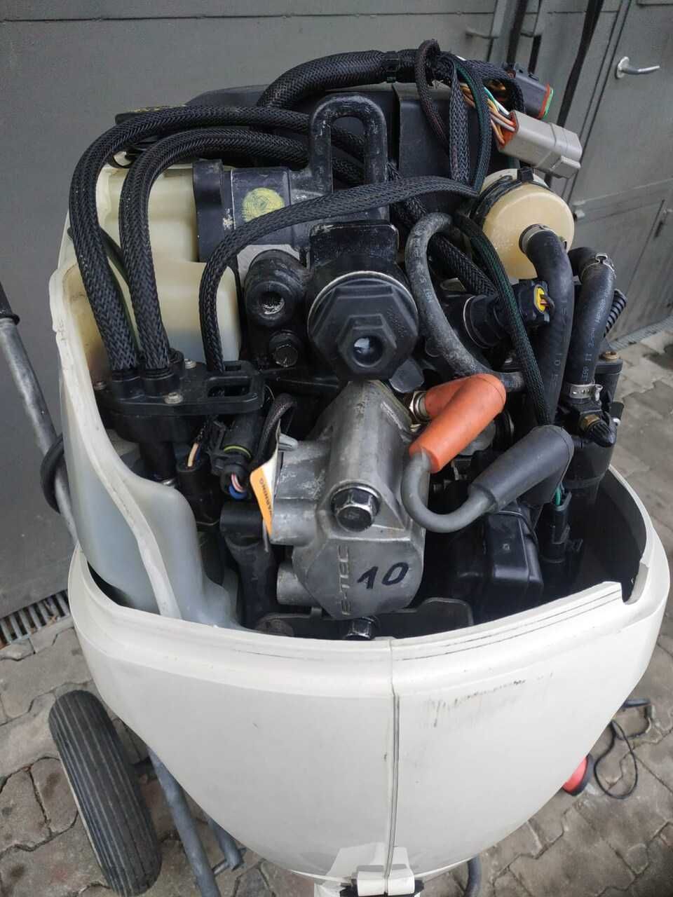 Silnik zaburtowy EVINRUDE E-TEC 40